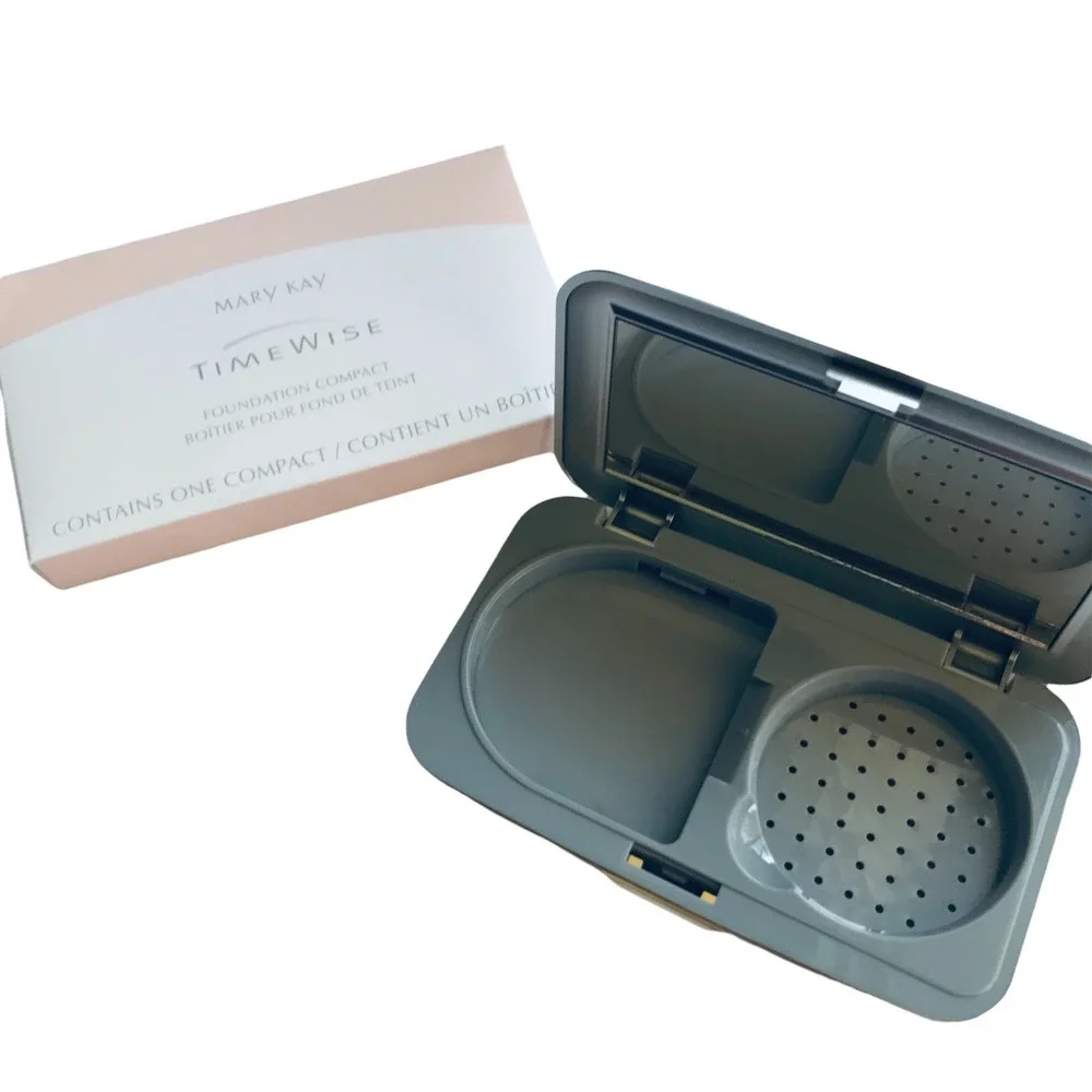 Mary Kay FOUNDATION COMPACT  869100 PLATINUM Empty Refillable NIB NEW